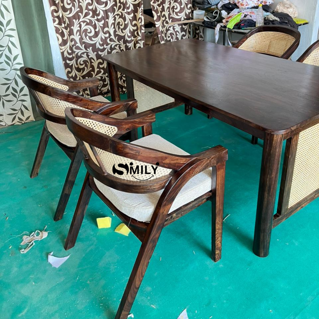 Solid Wood Rattan Dinning Table with Rattan Chairs